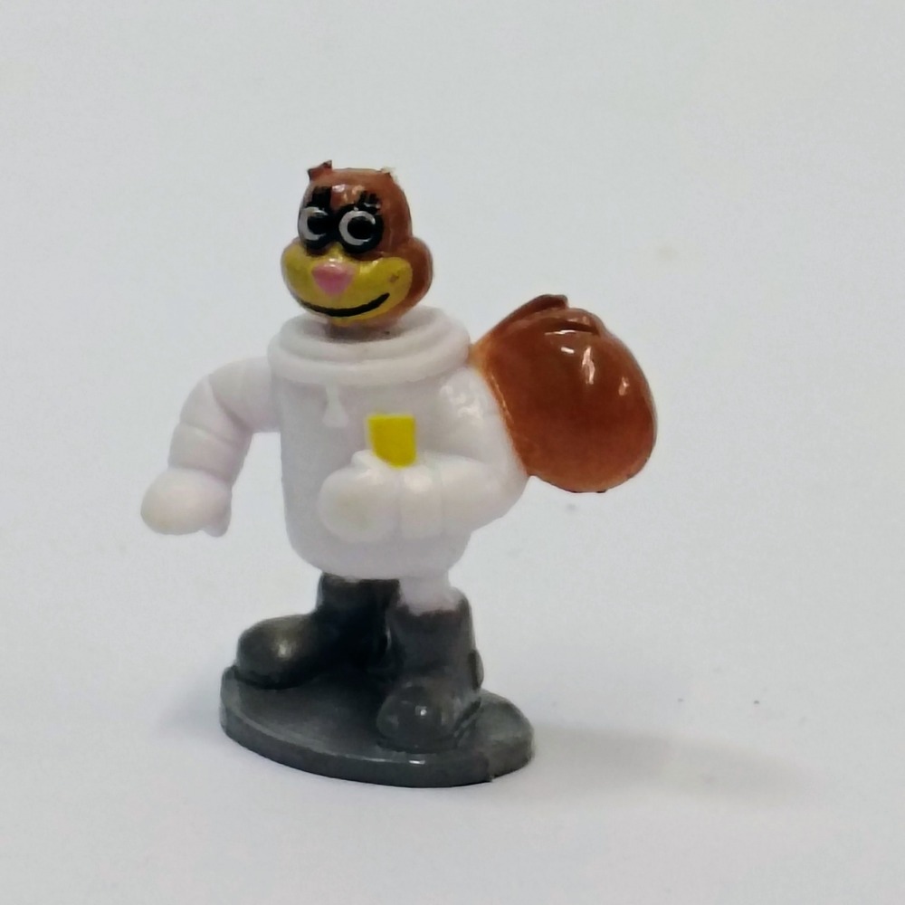 Surprise Drinks Sandy Cheeksā SpongeBob SquarePants Mini Figure 1 in Plastic Toy